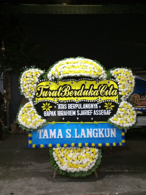 Papan Bunga Duka di Pasirpanjang